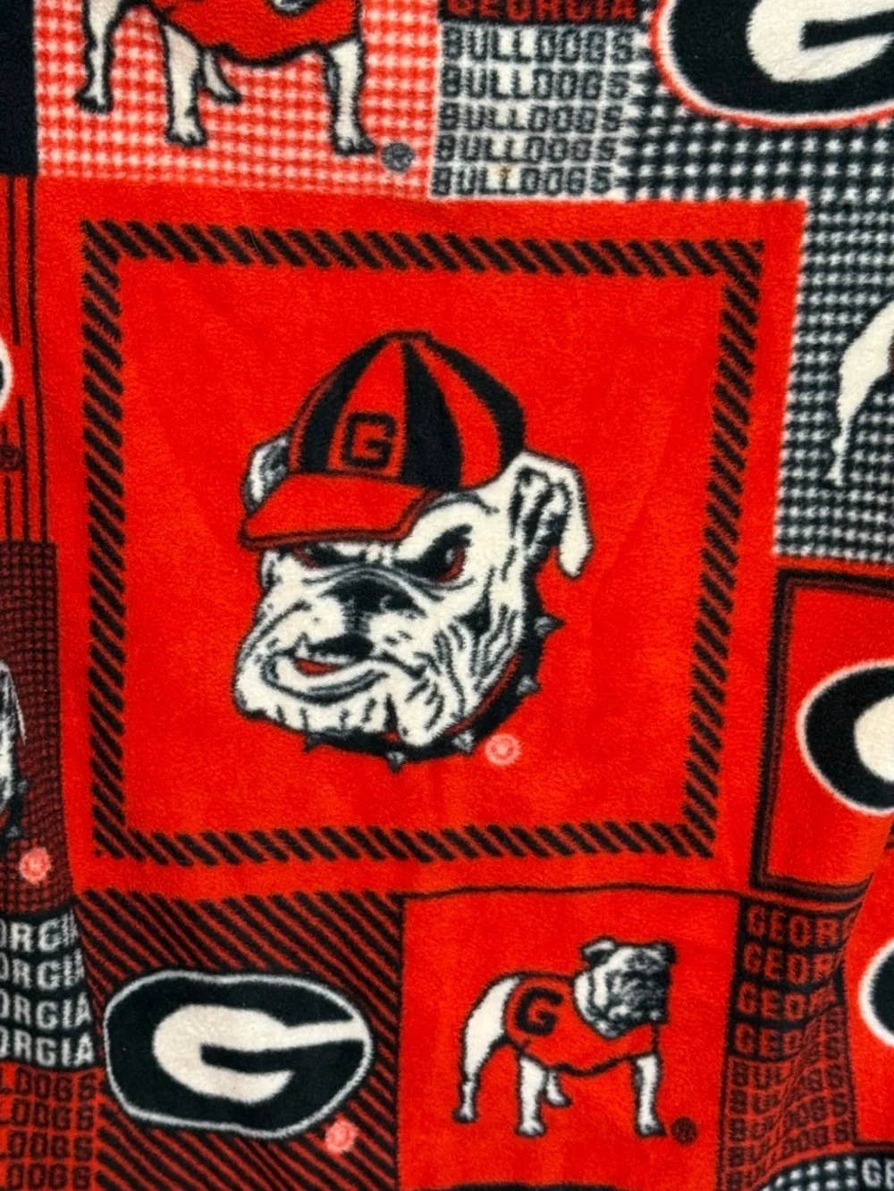 University of Georgia UGA DAWGS Bulldogs Red Team Logo Snuggie Wearable Blanket